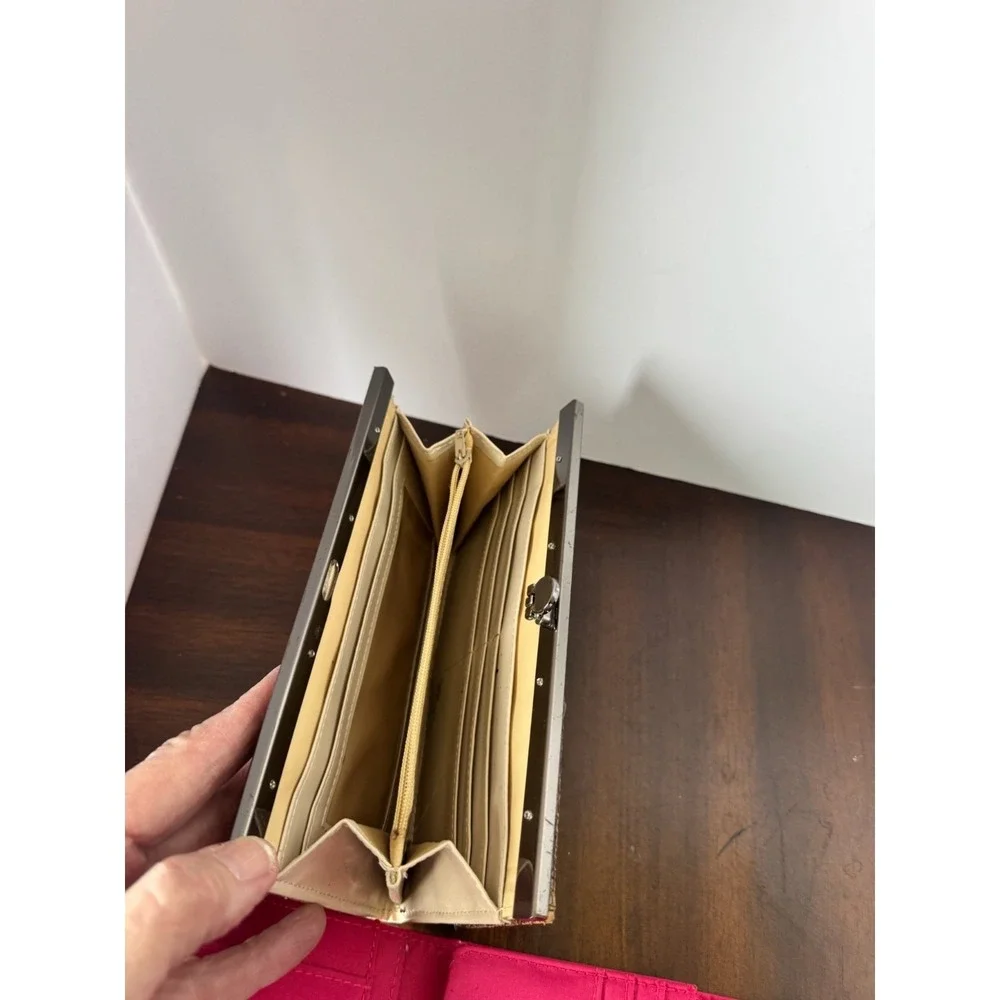 The Unbranded Brand set two